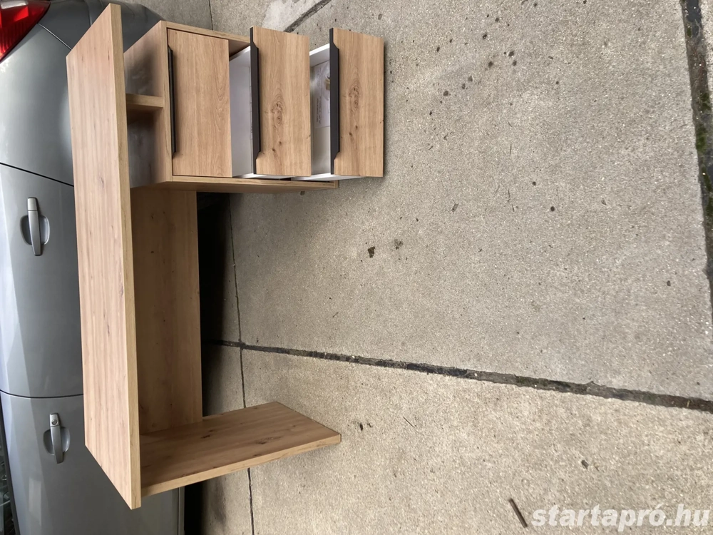 Ikeában vásárolt íróasztal eladó!