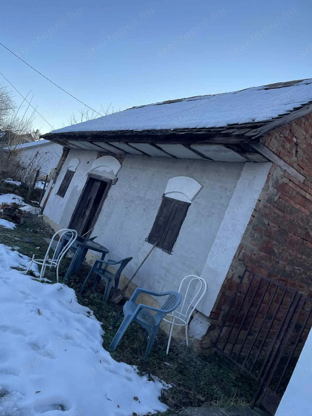 Csendes pécsi hétvégi ház nagy telekkel   Kispostavölgy és Nagyárpád között