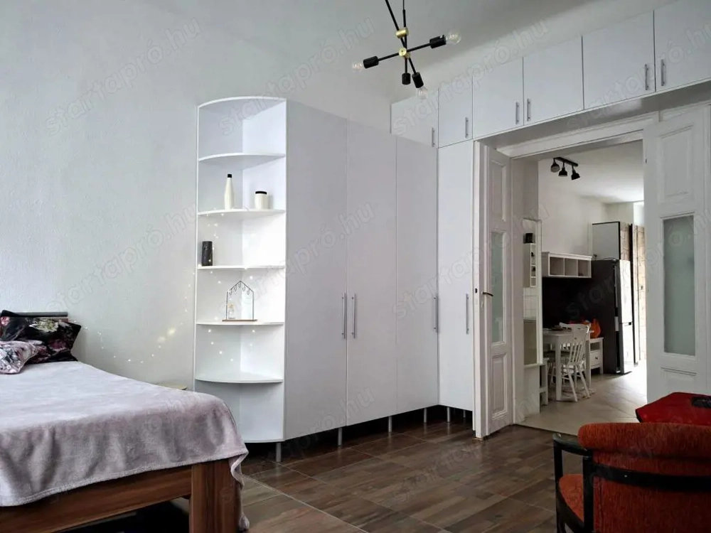 Kiadó 40 nm-es, bútorozott lakás a VII. kerületben, Dohány utcában