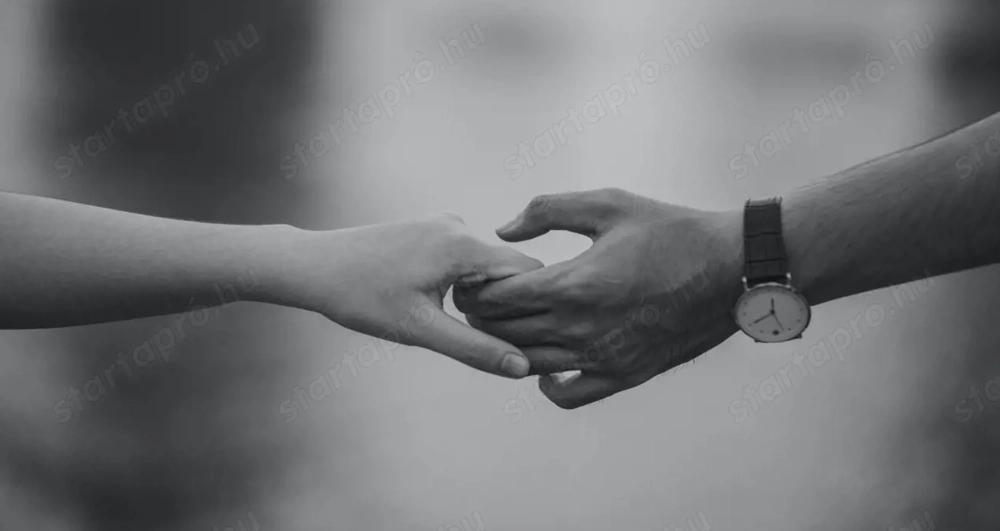 Magányos férfi hölgy partnerét keresi. 