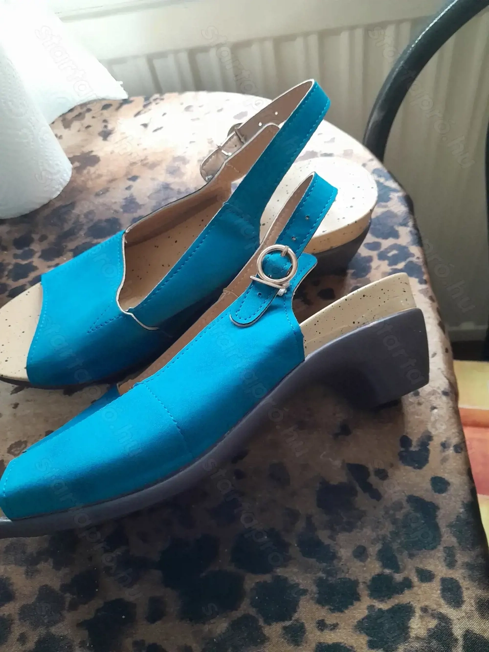 2 db női szandál eladó !