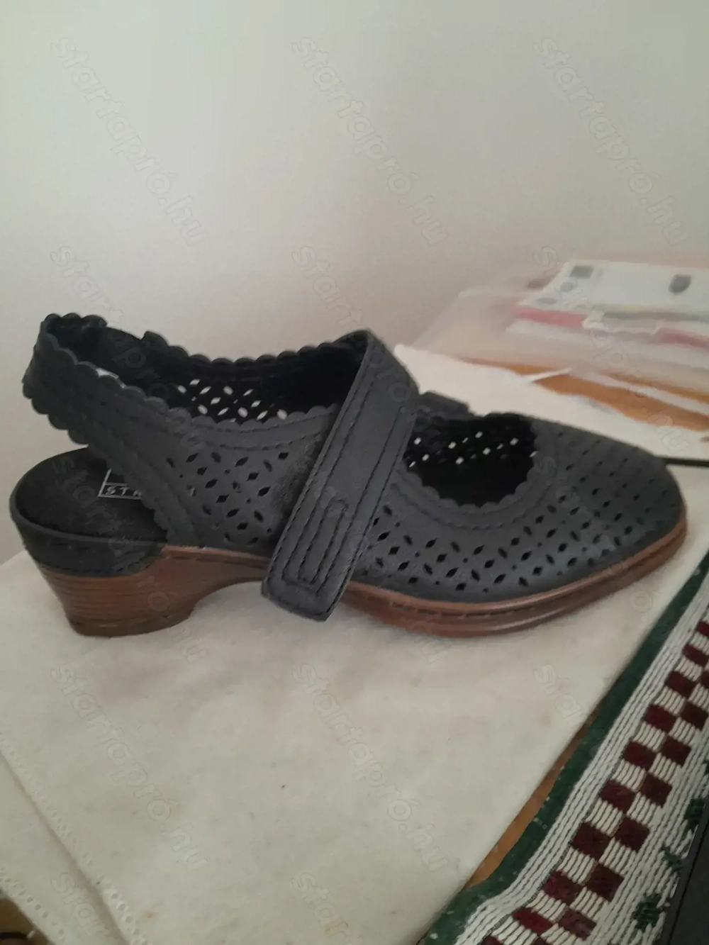 2 db női szandál eladó !