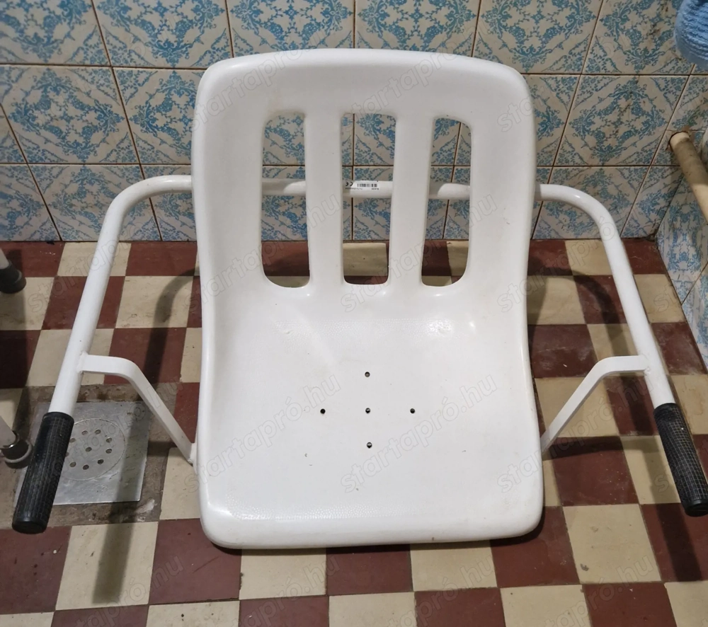 Fürdőszobai kiegészítő eszköz
