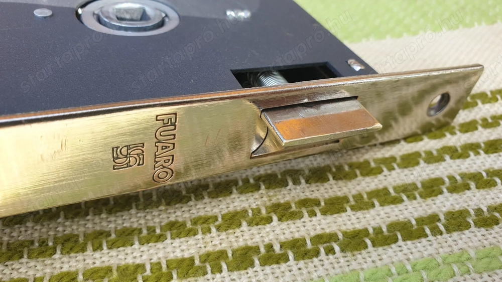 Fuaro bevéső zár eladó