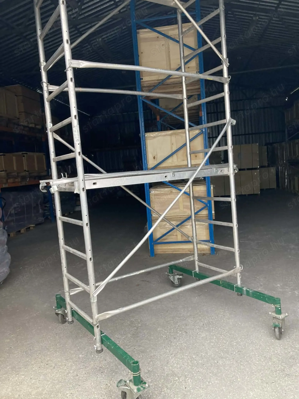 Munkaállvány gurulós eladó