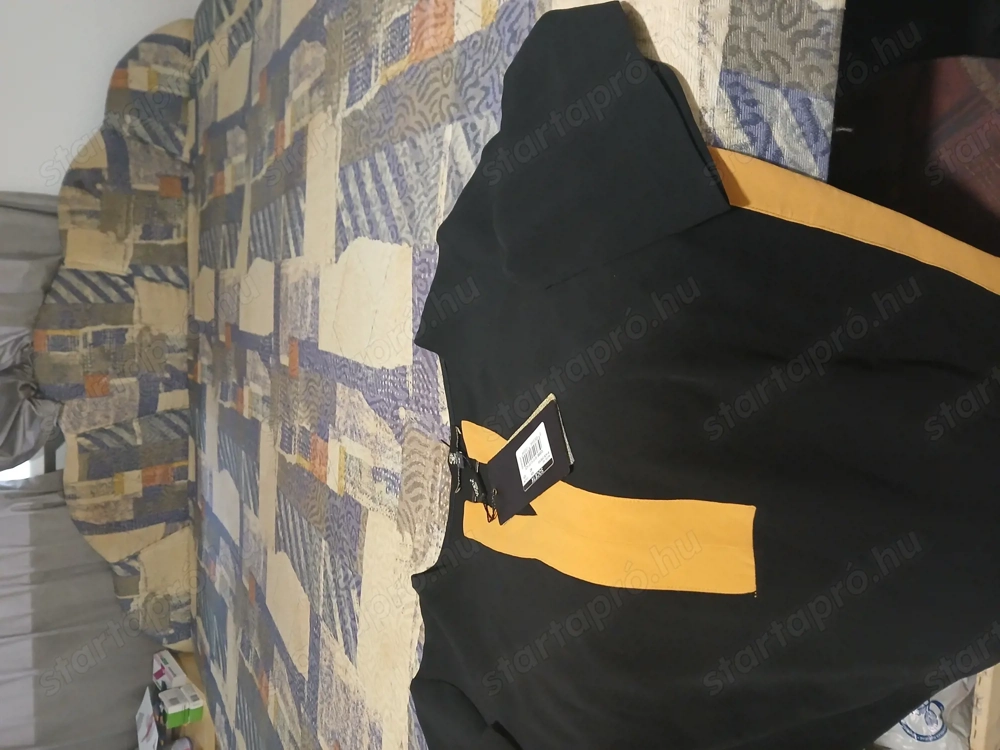 Női felső ruházat, sötét kék fekete. 