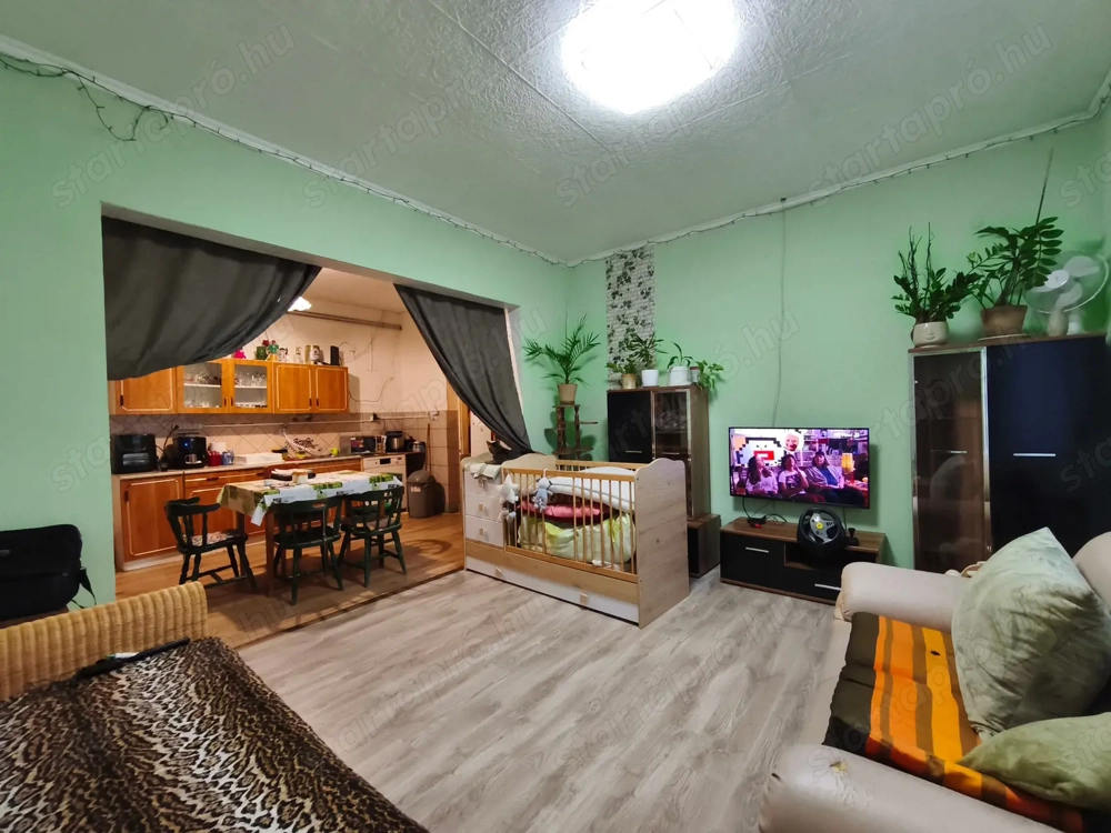 Szank központjában 2 szobás családi ház eladó! 