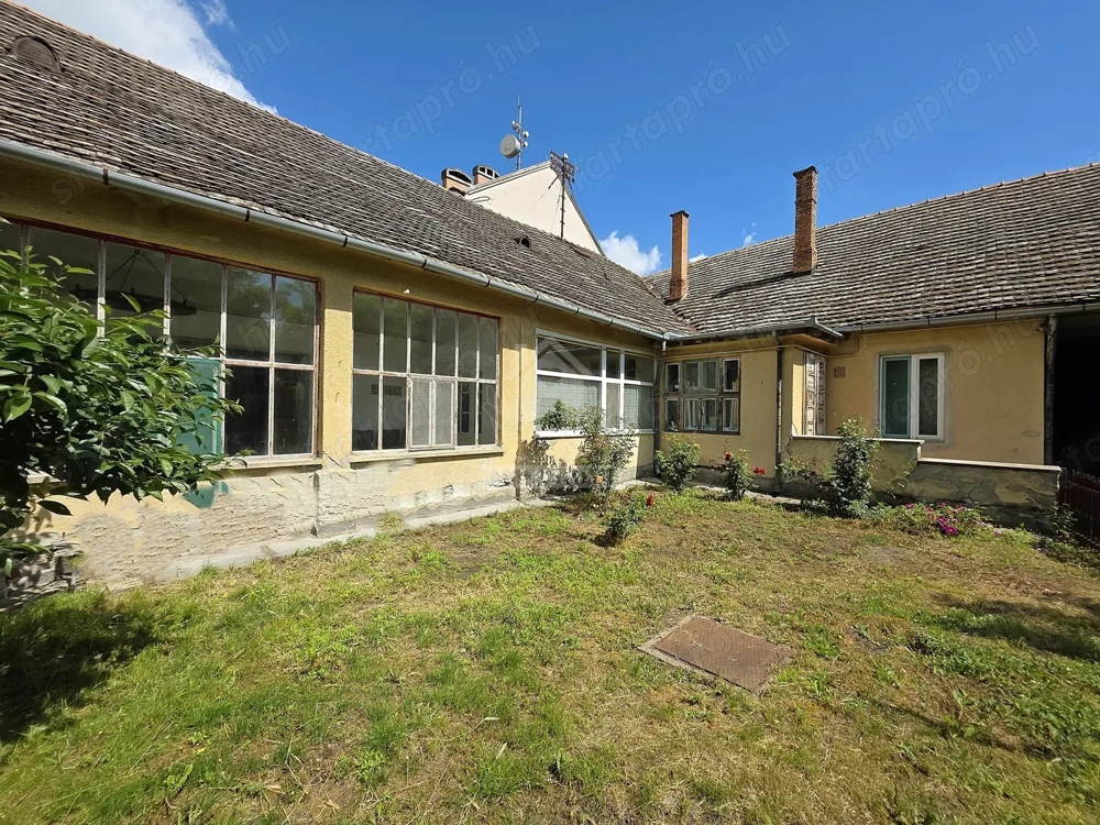 Polgári elegancia és üzleti lehetőség Kiskunmajsa szívében!