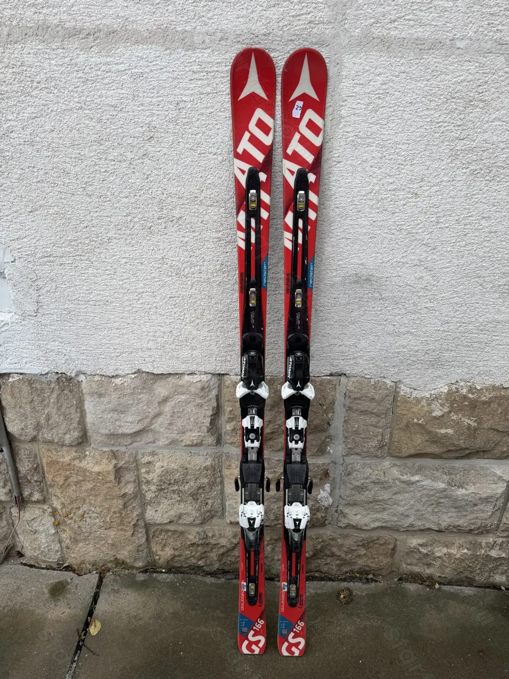166 cm Atomic Redster GS carving síléc 166 cm Atomic GS síléc sérült
