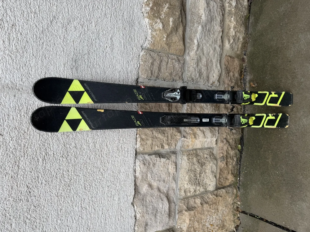 130 cm Fischer RC4 Race JR carving síléc sérült kötés 130 cm Fischer RC4 Race JR carving síléc