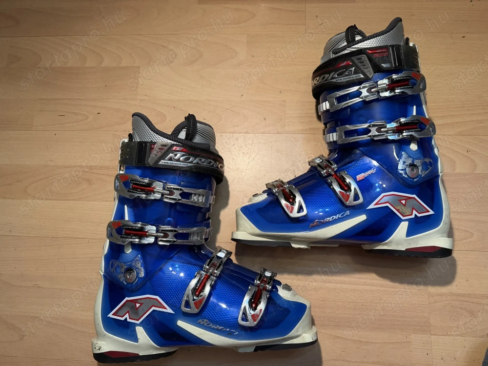 44 es Nordica Speedmachine 110 sícipő használt 44 es Nordica Speedmachine 110 síbakancs 16.000 Ft