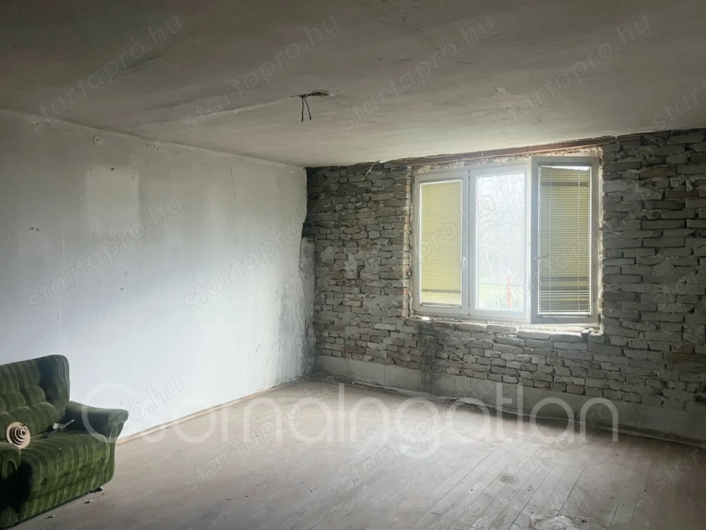 Mórichida - 83 m2-es parasztház jellegű ingatlan eladó