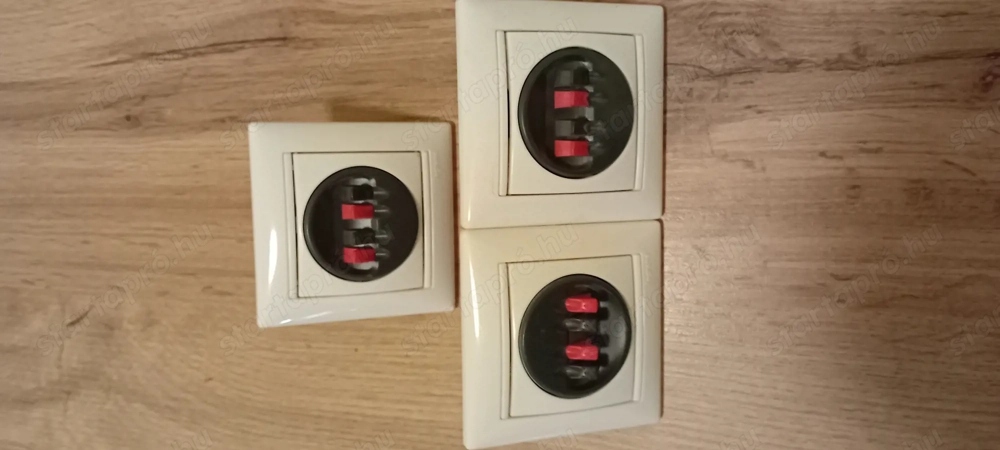 Legrand Valena dupla hangfalcsatlakozó.