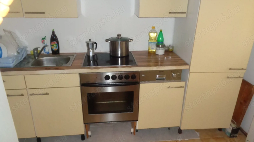 Nyíregyházán a Koszorú utcában, nappali+2 szobás családi ház eladó!