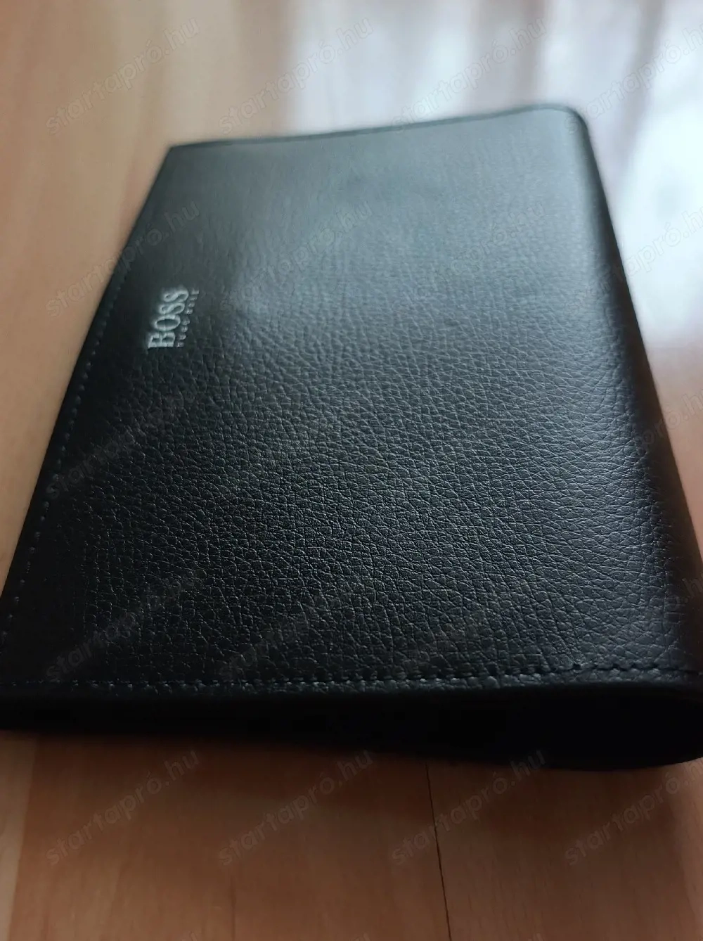 Hugo Boss szemüveg-napszemüveg tok 