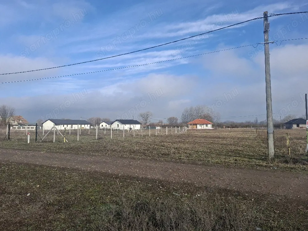 Eladó Épitési Telek Tura legjobb részén! 