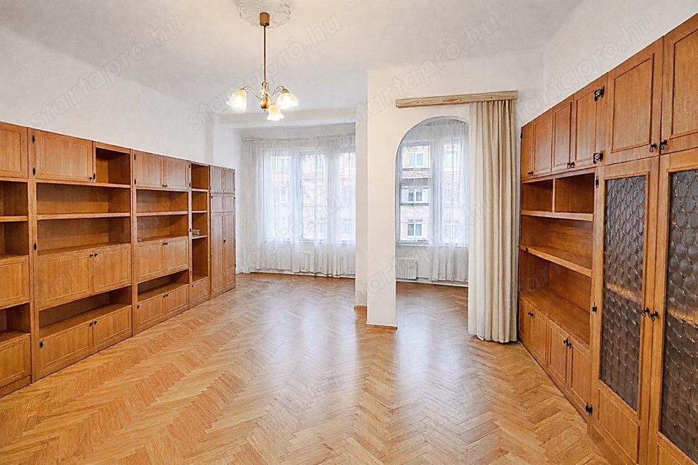 Városligetnél, kertvárosias hangulatú utcában, lakás eladó!