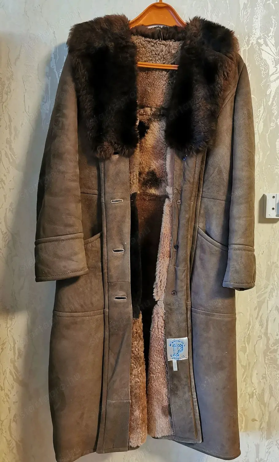 Eladó Pannónia irhabunda