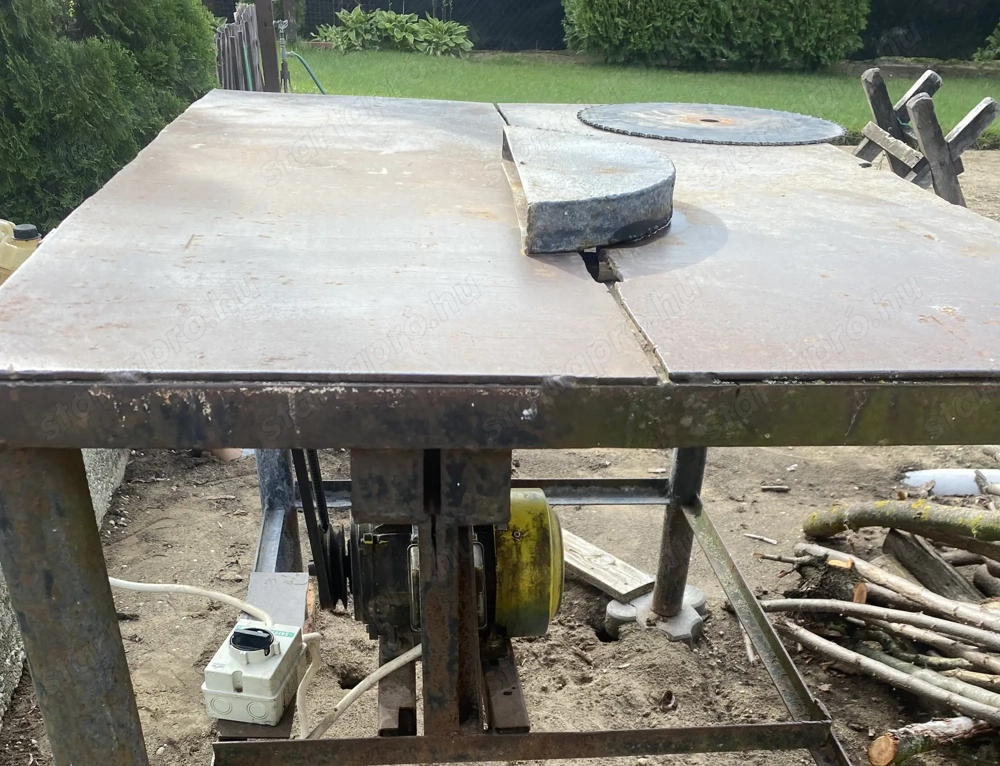 Körfűrész          .