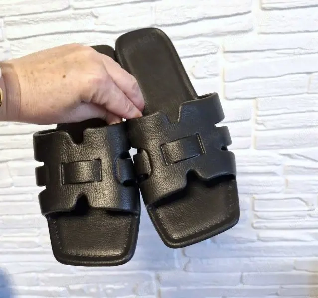 ÚJ, Címkés Elegáns Fekete Papucs 39 40