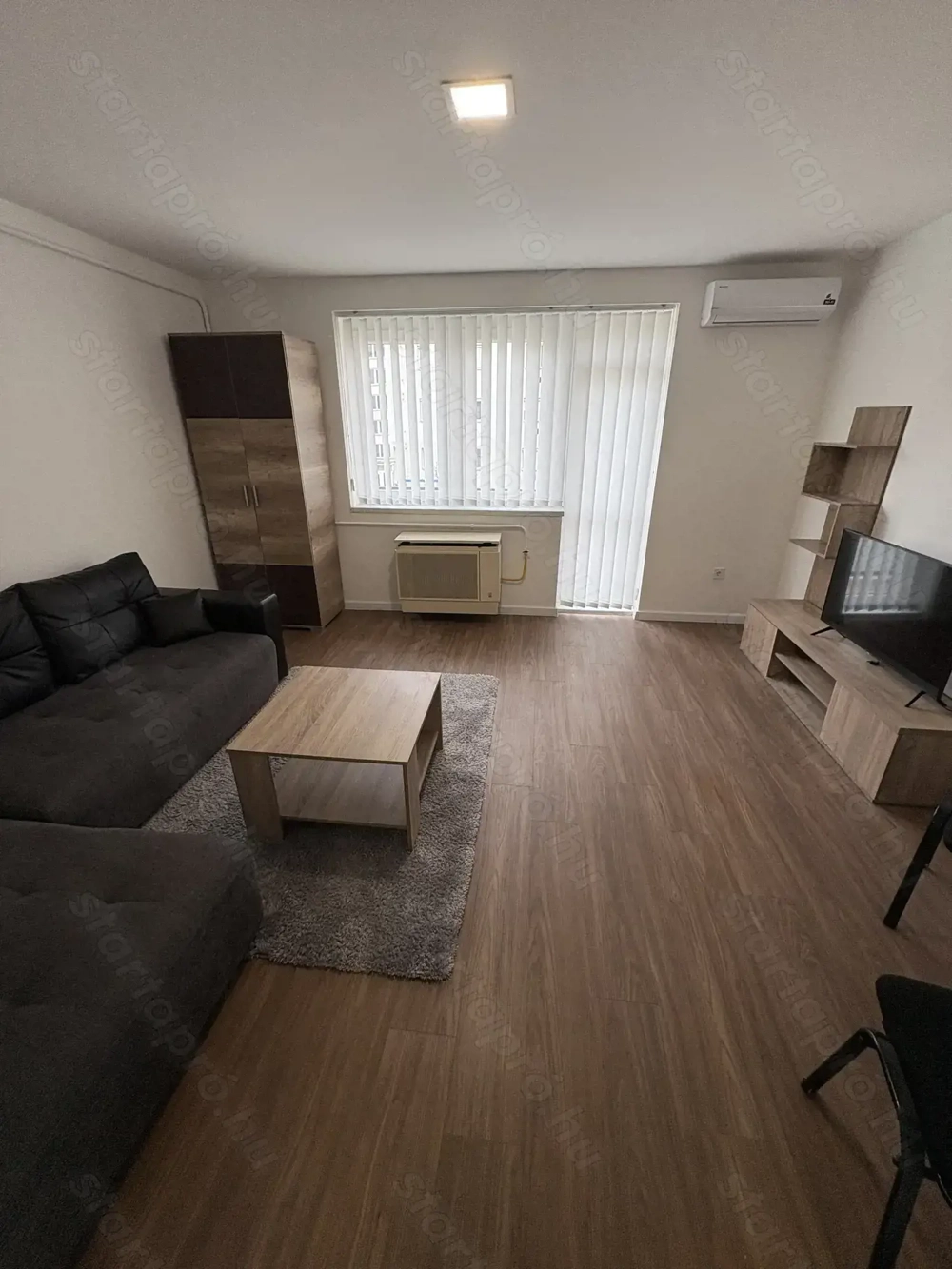 Nyíregyházán az Arany János utcában, bútorozott lakás kiadó!