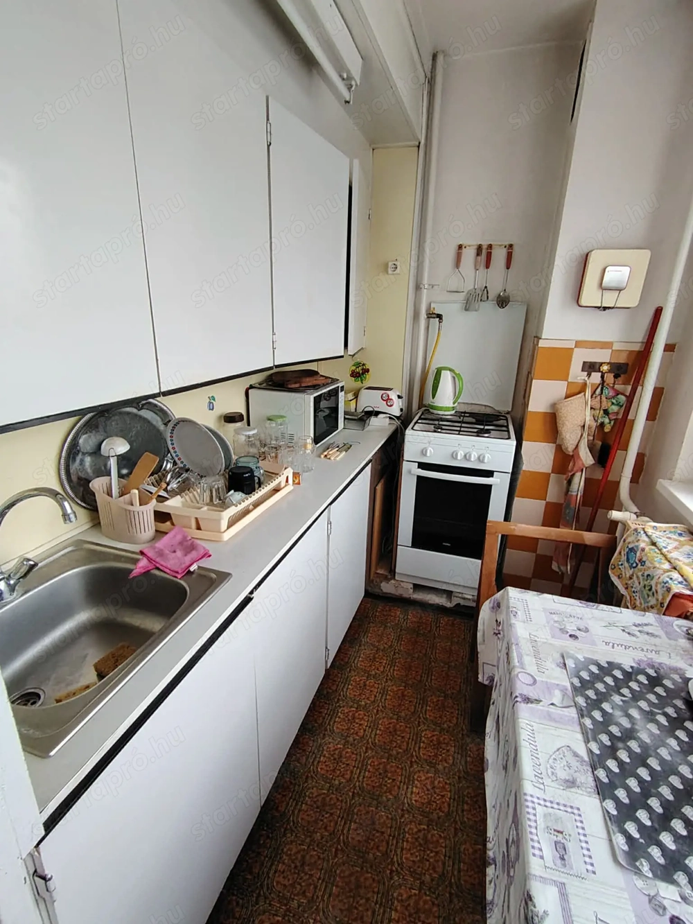 Belváros közelében, 2 szobás, erkélyes, panorámás lakás!