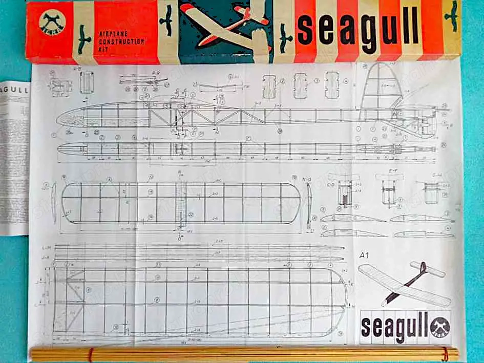 Sirály  Káné  repülőgép modell eladó dobozában. Gyűjtői darab - fa alapú