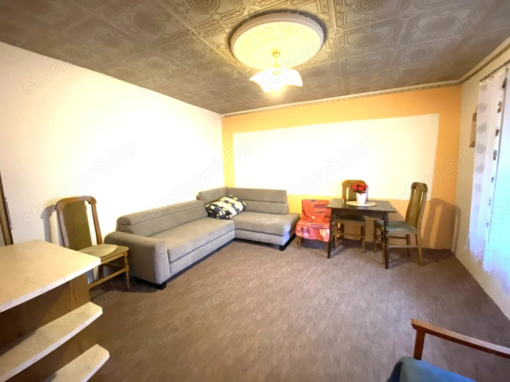 Kiskunhalas központjában eladó, vagy kiadó 1 szobás lakás!