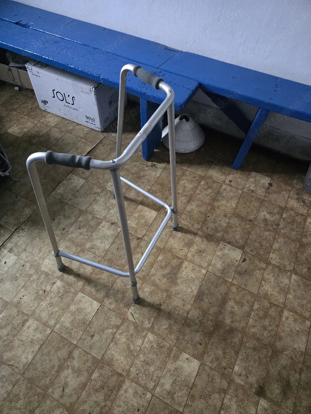 Járókeret, állítható magasságú