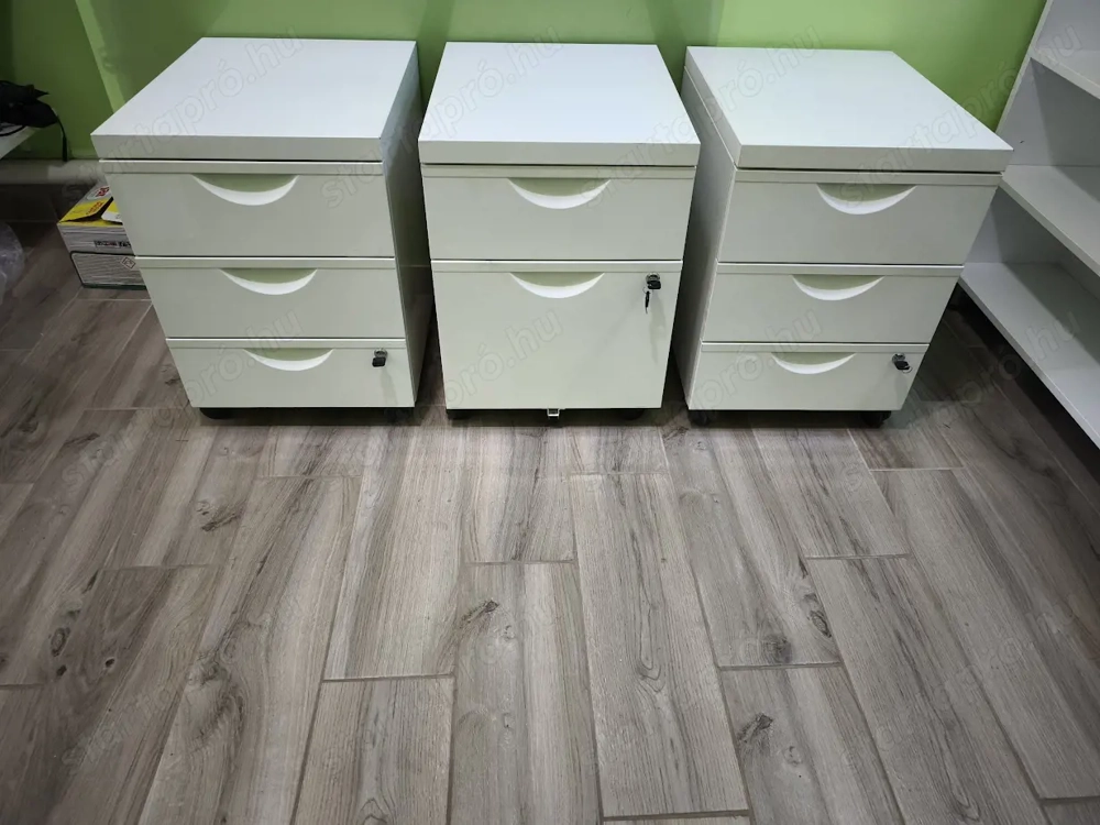 Fém Irat konténer,  görgős, zárható fiókkal, megkímélt állapotban eladó!