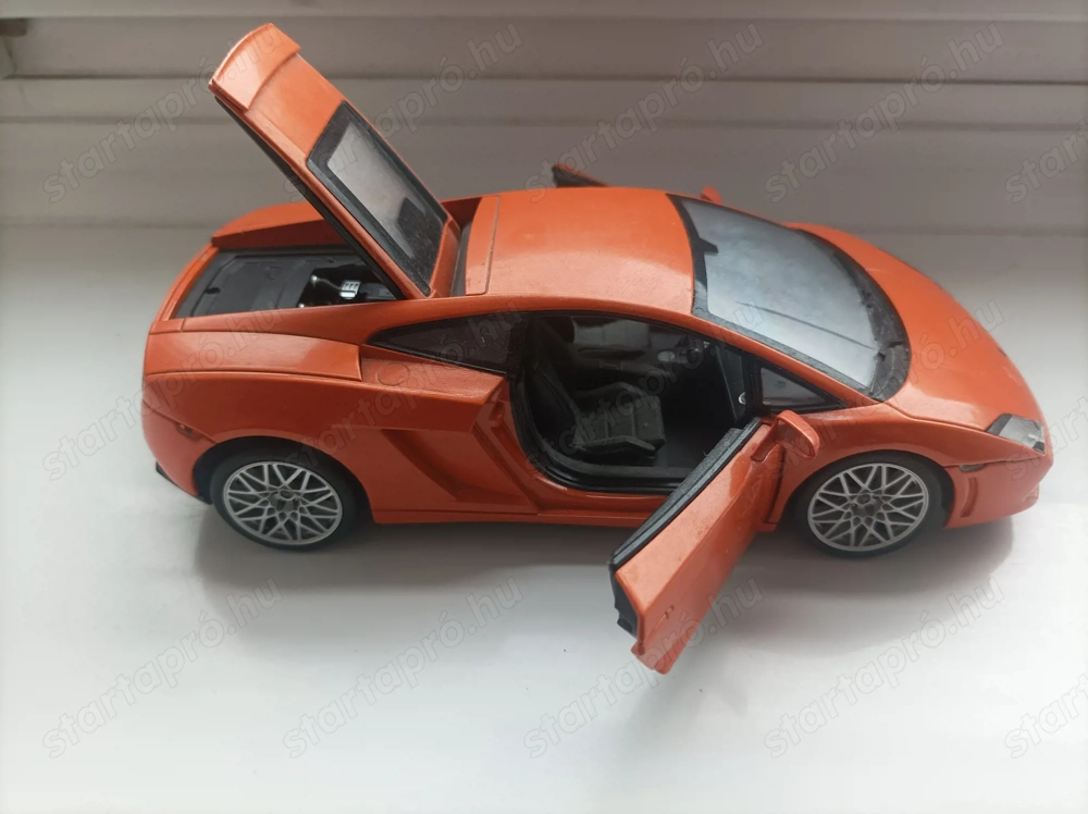 Eladó Lamborghini  modell auto