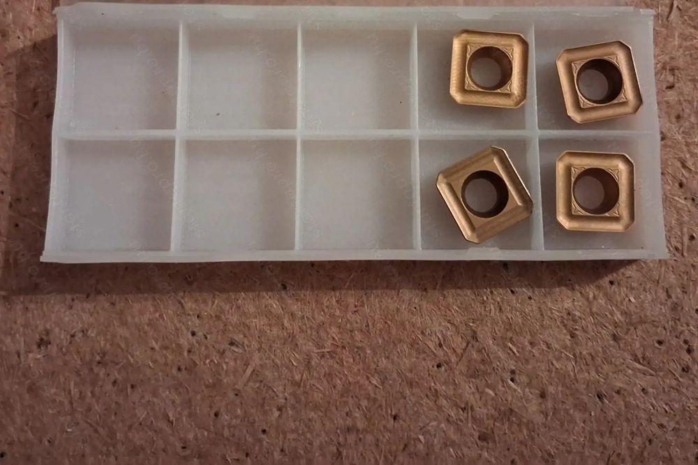 Eladó Ceratizit SDHT1204 lapka 4db.