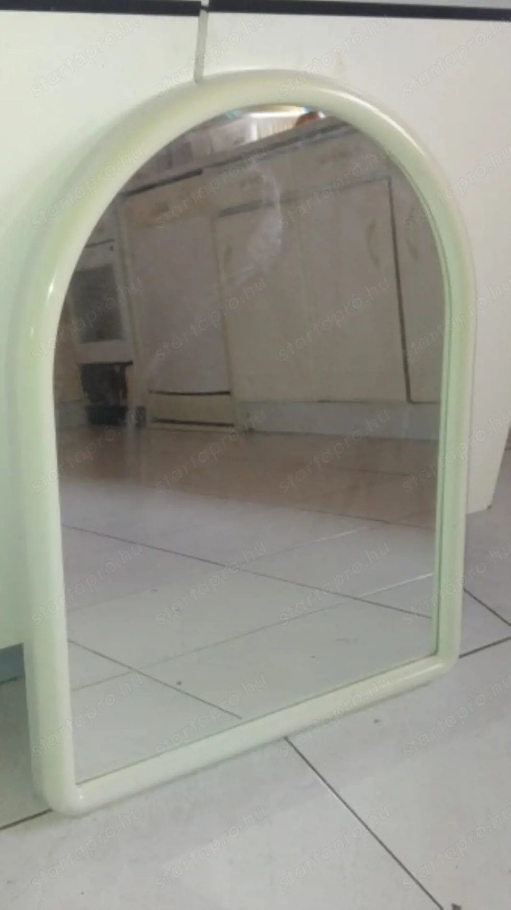 Boltíves tükör 60x70cm