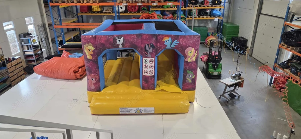 Eladó Póni Csúszdás Ugráló