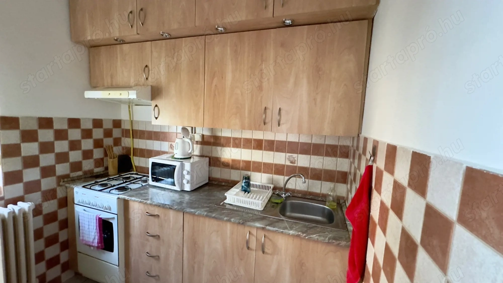 Erkélyes, klímás, 43 nm-es, 1.emeleti  téglalakás hosszútávra kiadó!