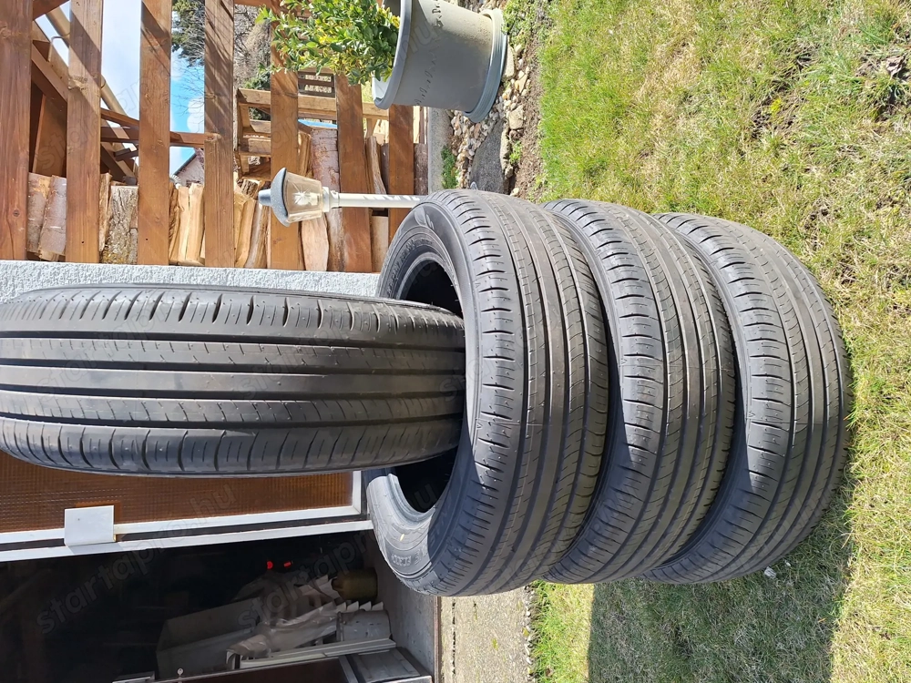 Dunlop típusú nyári gumi készlet 215 60 R17