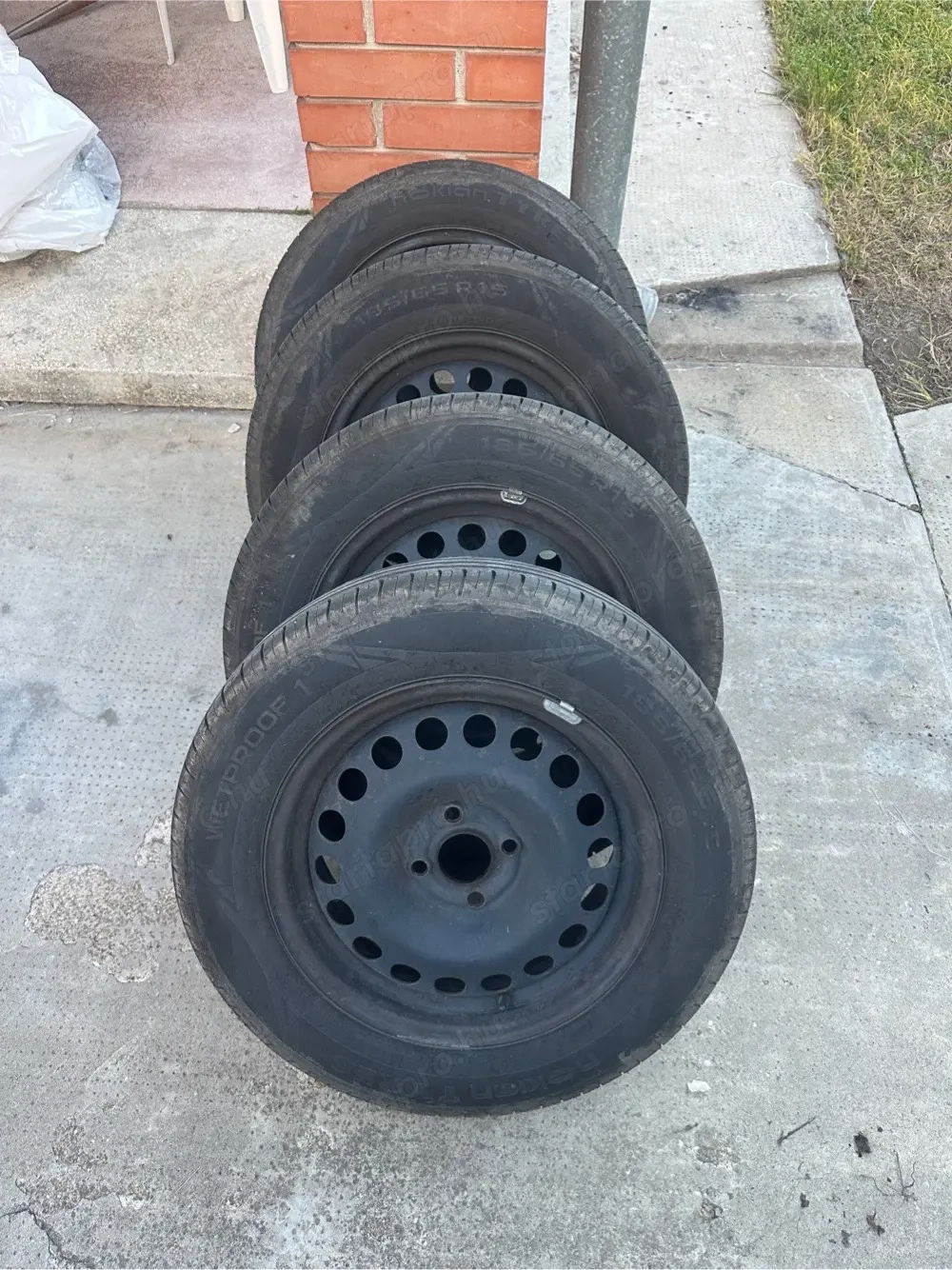 4 db Nokian 185 65 r15 nyári gumi kerekek felnivel