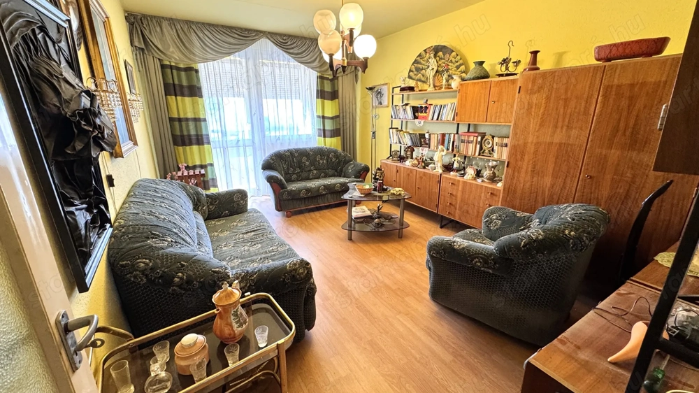 Nyíregyháza Jósavárosban 56 nm-es, liftes, erkélyes, szigetelt, 3 szobás lakás eladó!