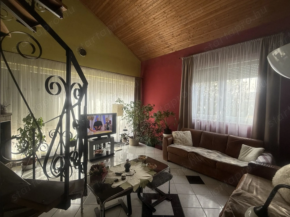 Fóton áron alul eladó családi ház