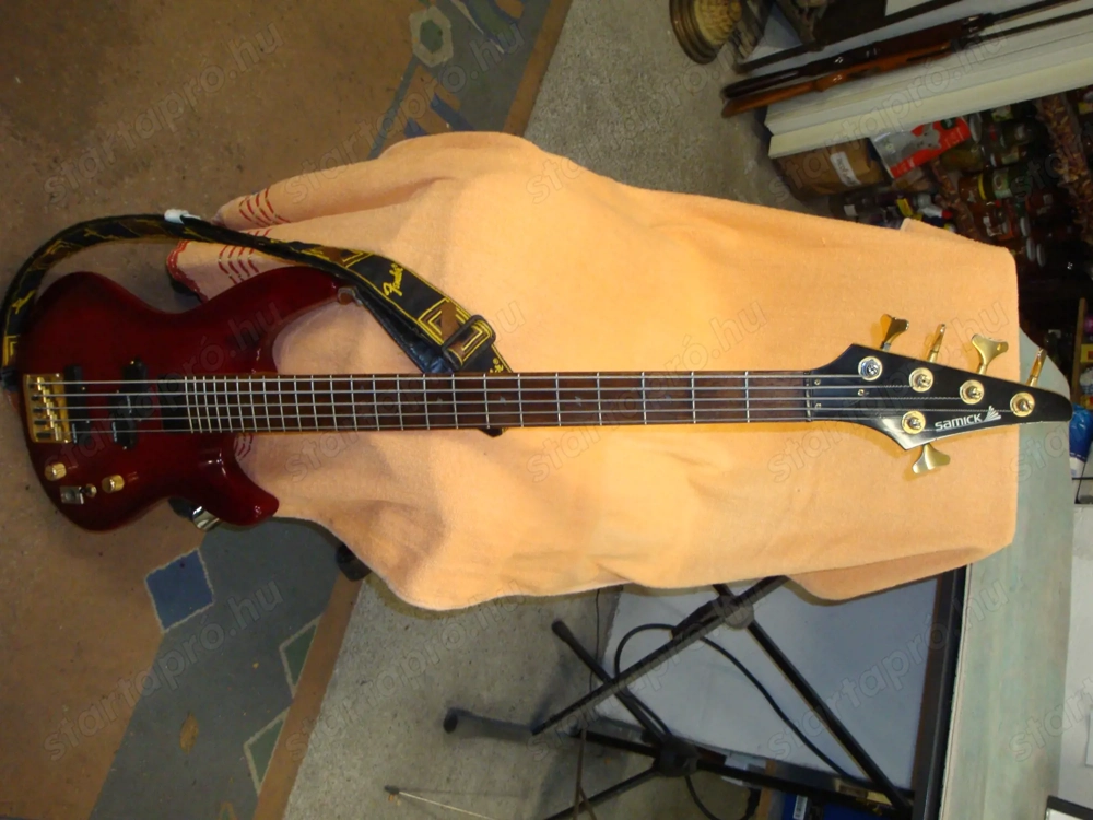 Eladó SAMICK 5 húros basszusgitár