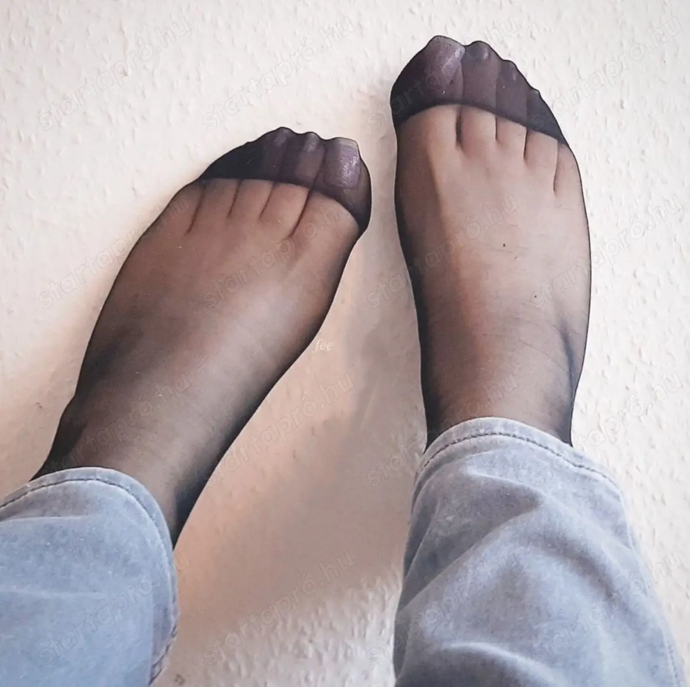 Harisnyát viselő hölgy partnert