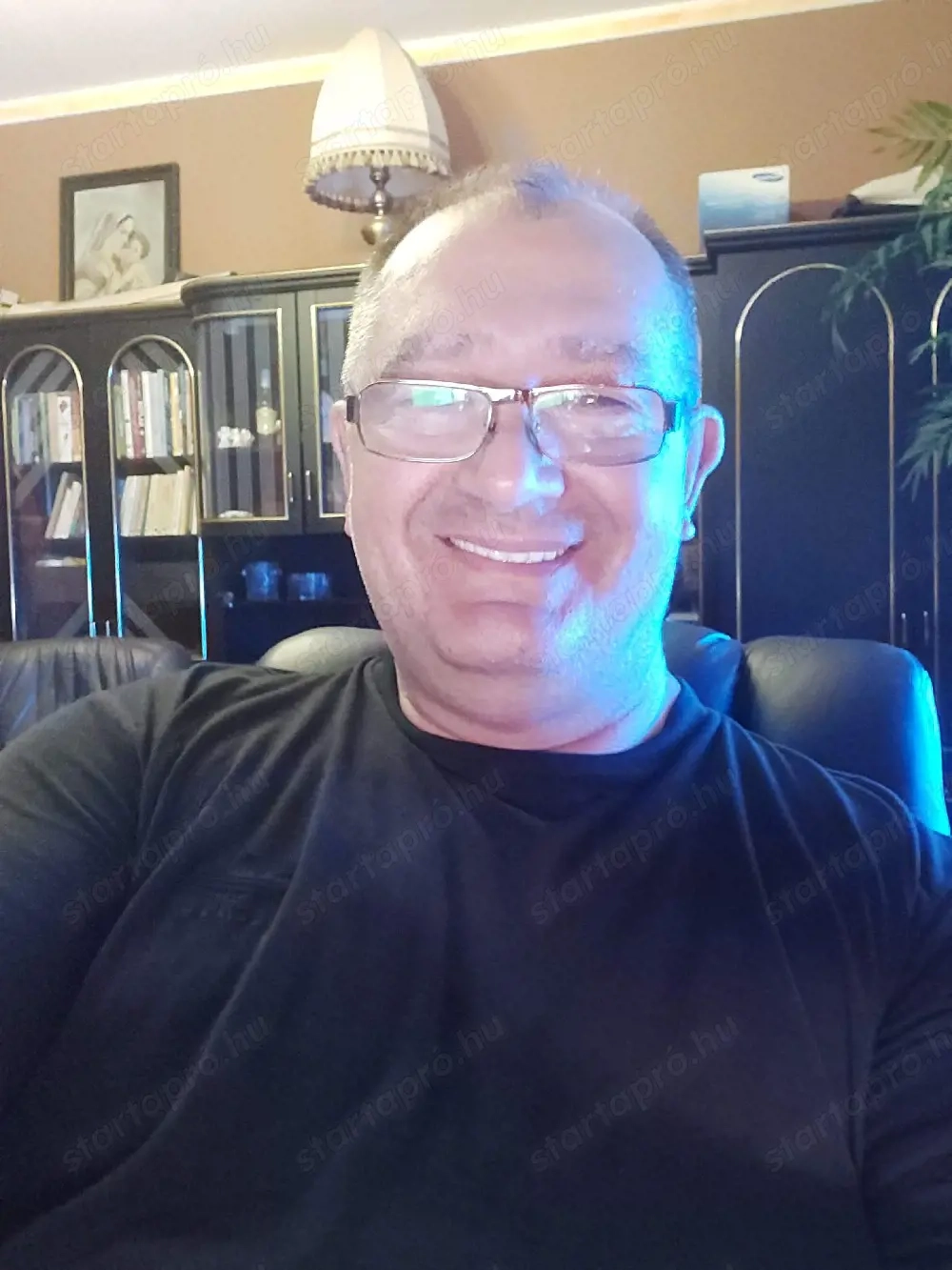 Aktiv fiu férfi partnert keresek Győrben max 40 ig !