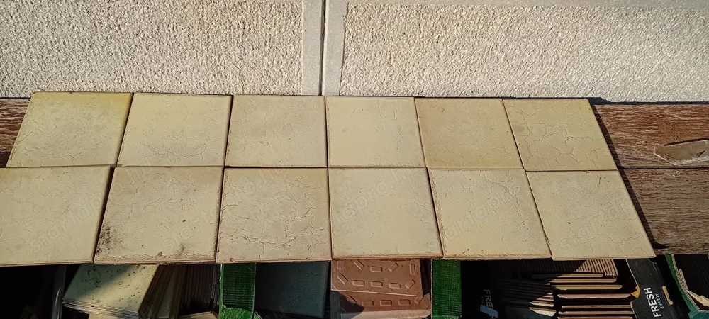 8 m2 romhányi retro csempe eladó