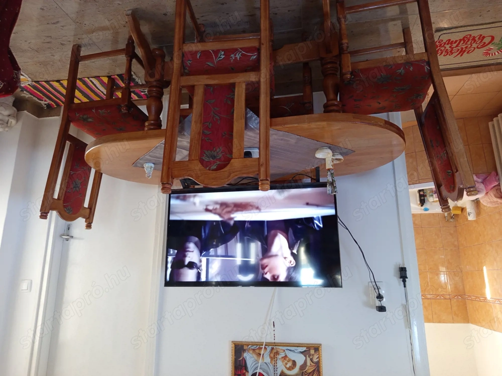 Eladó megkímélt bútorok.