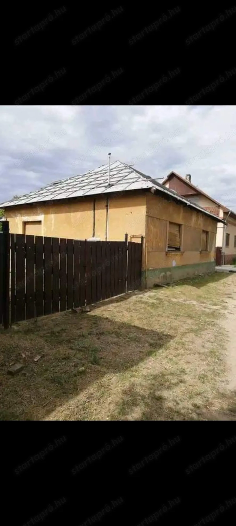 Galgahévíz Fő úton eladó felújítandó családi ház 