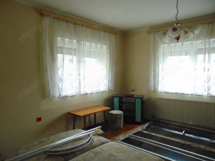 Győrszentivánon három szobás családi ház eladó