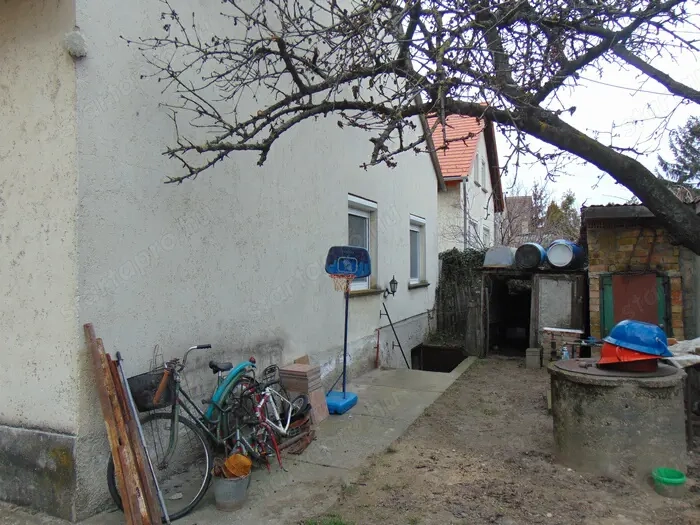 Győrszentivánon három szobás családi ház eladó