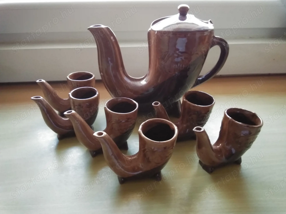 Pipa alakú pálinkás készlet