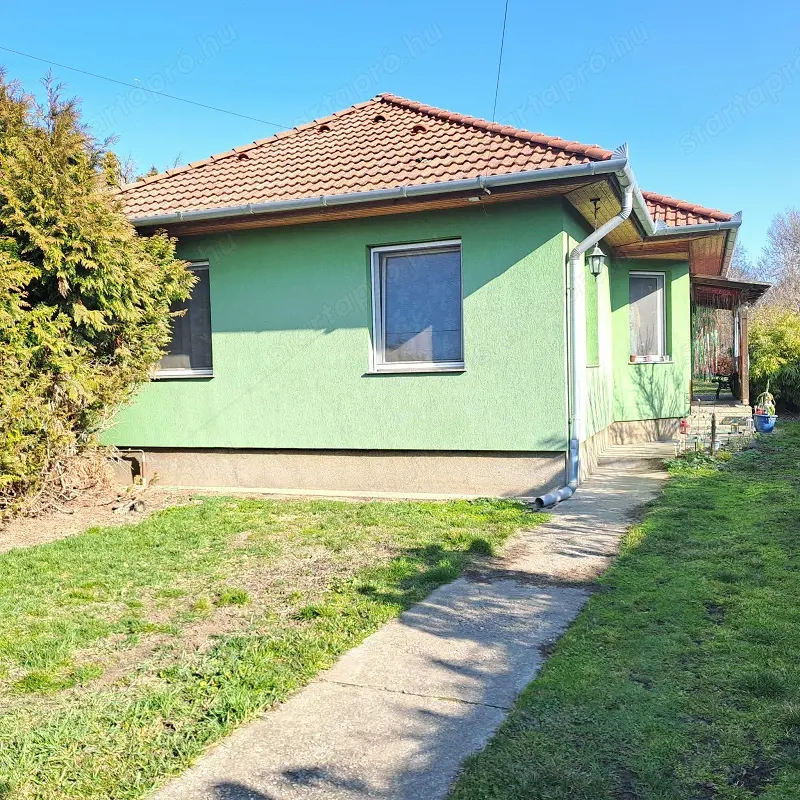 Monoron 76 m2-es, 3 szoba+nappalis családi ház 600 m2 telekkel 