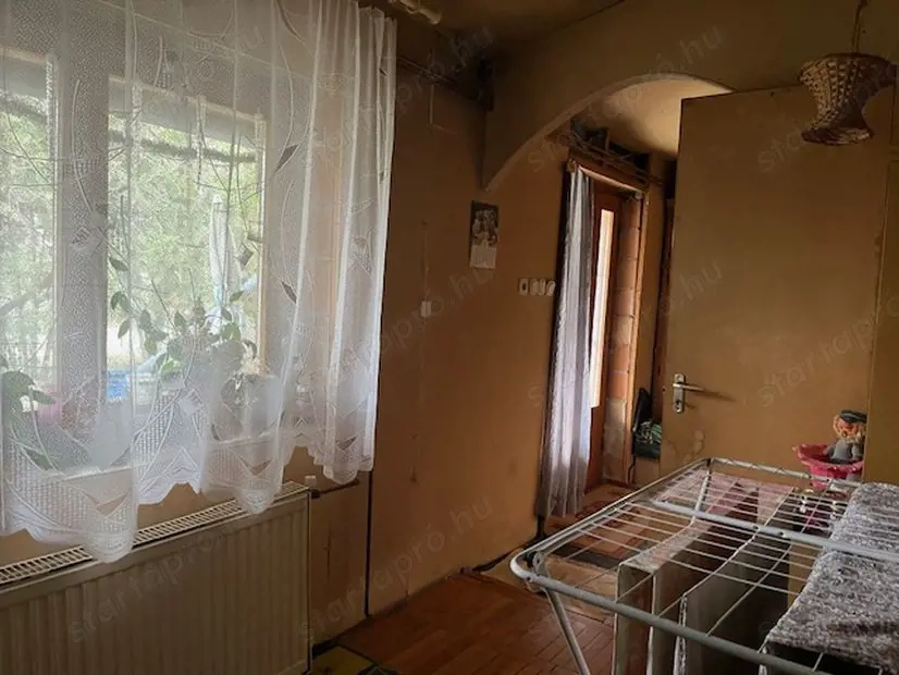 Taksonyban központtól 10 perc sétára 74 nm 2 szobás családiház 857 nm telekkel